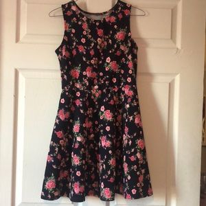 Kid’s floral dress